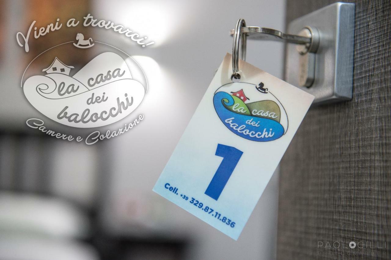 La Casa Dei Balocchi B&B โตยราโน ภายนอก รูปภาพ