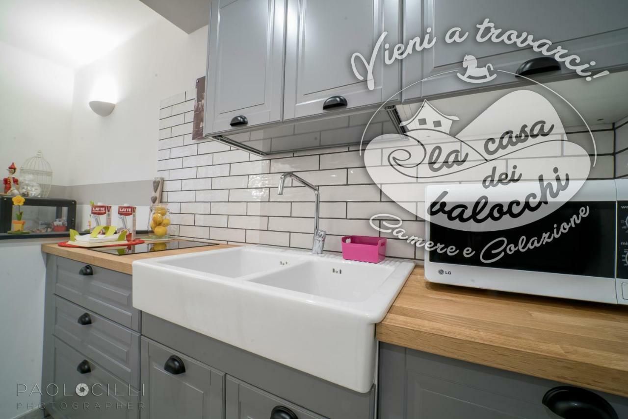 La Casa Dei Balocchi B&B โตยราโน ภายนอก รูปภาพ