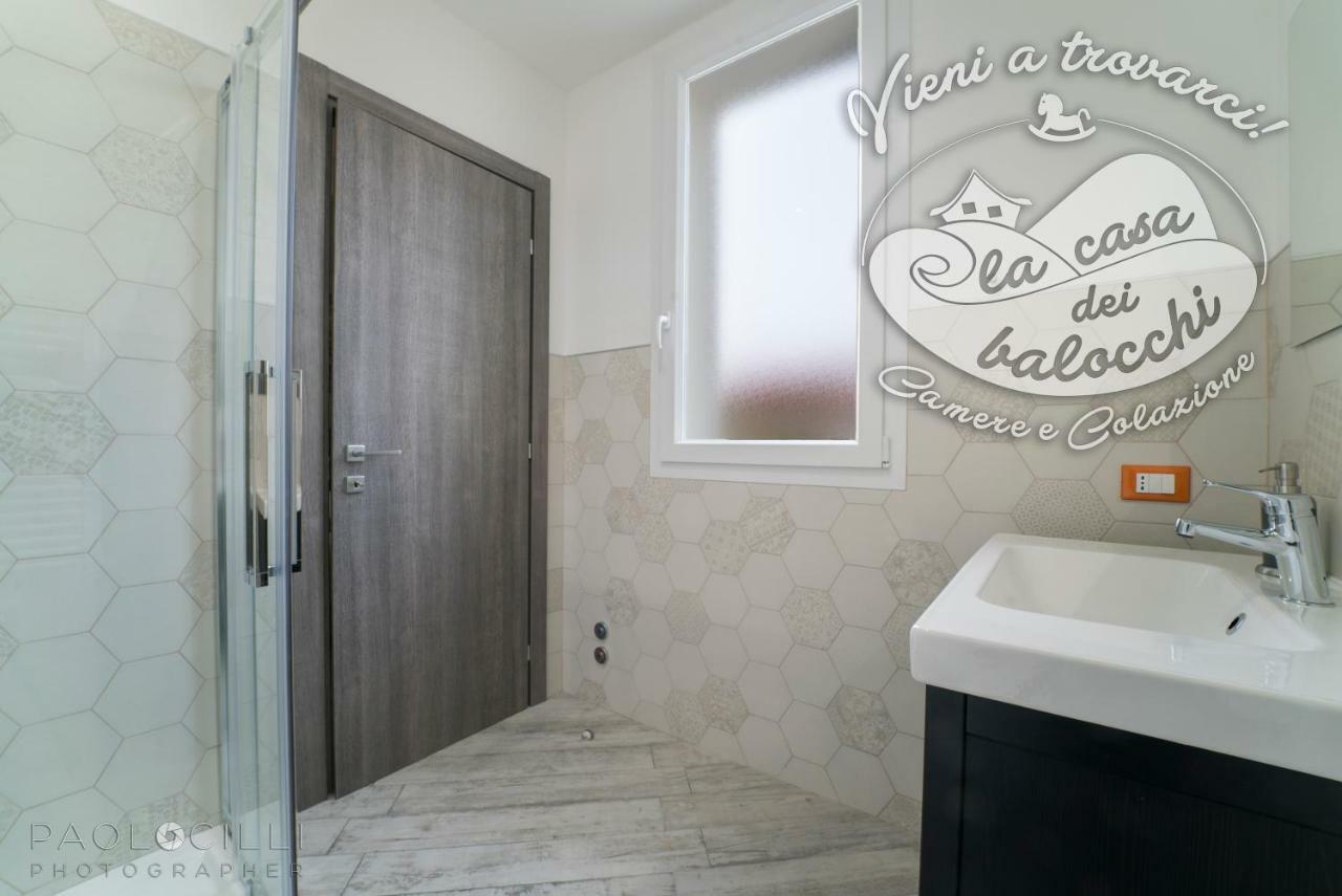 La Casa Dei Balocchi B&B โตยราโน ภายนอก รูปภาพ