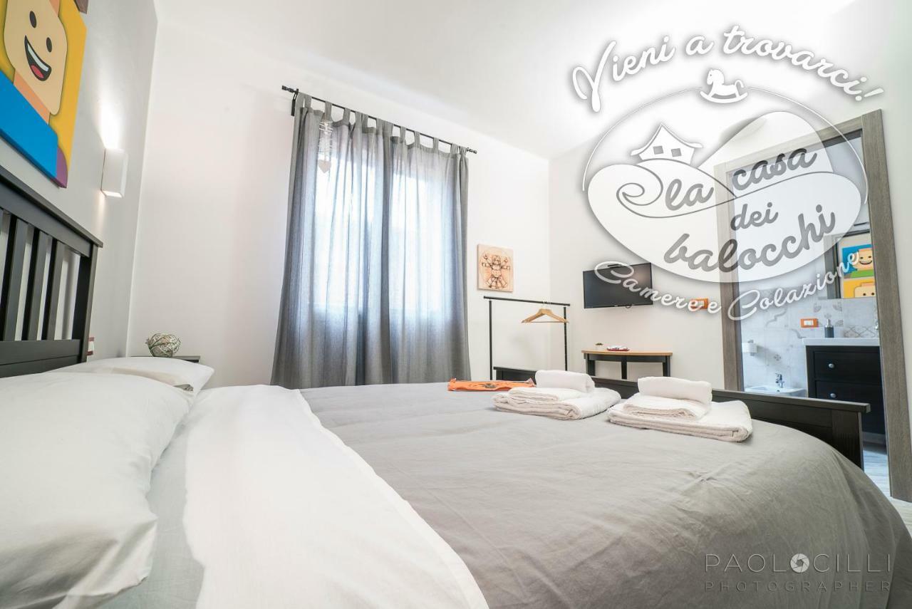 La Casa Dei Balocchi B&B โตยราโน ภายนอก รูปภาพ