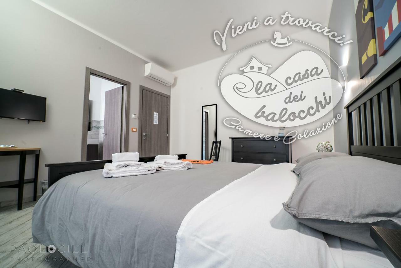 La Casa Dei Balocchi B&B โตยราโน ภายนอก รูปภาพ