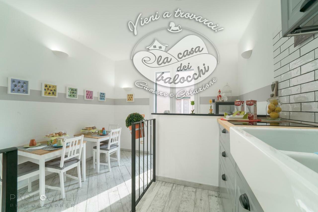 La Casa Dei Balocchi B&B โตยราโน ภายนอก รูปภาพ