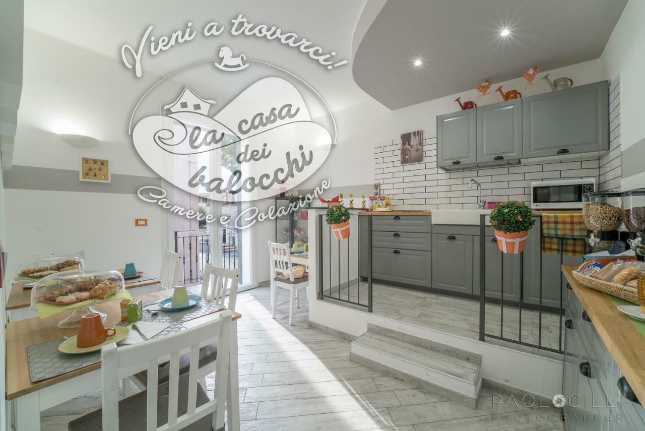 La Casa Dei Balocchi B&B โตยราโน ภายนอก รูปภาพ